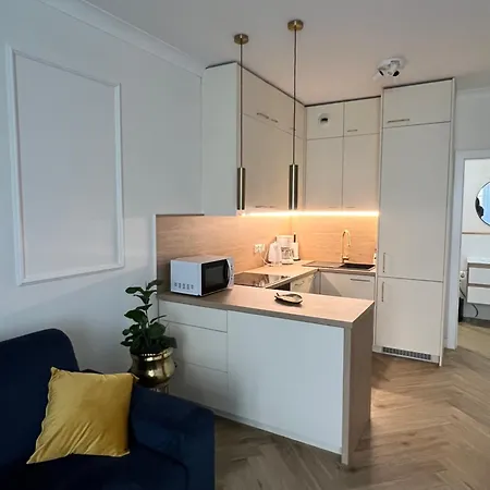 Atrium - Old Town Luxury - By Upstairs דירה