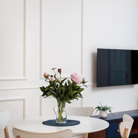 Atrium - Old Town Luxury - By Upstairs דירה