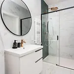 Atrium - Old Town Luxury - By Upstairs *