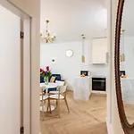 Atrium - Old Town Luxury - By Upstairs * Kraków