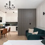 Apartman Atrium - Old Town Luxury - By Upstairs *