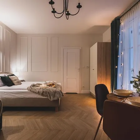 דירה Atrium - Old Town Luxury - By Upstairs