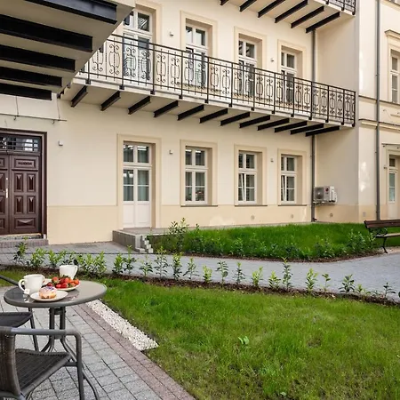 Апартаменты Atrium - Old Town Luxury - By Upstairs *