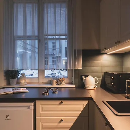 Atrium - Old Town Luxury - By Upstairs Апартаменты Краков