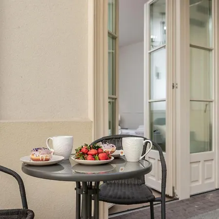 Atrium - Old Town Luxury - By Upstairs * 크라쿠프