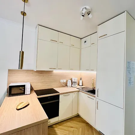 Atrium - Old Town Luxury - By Upstairs 아파트