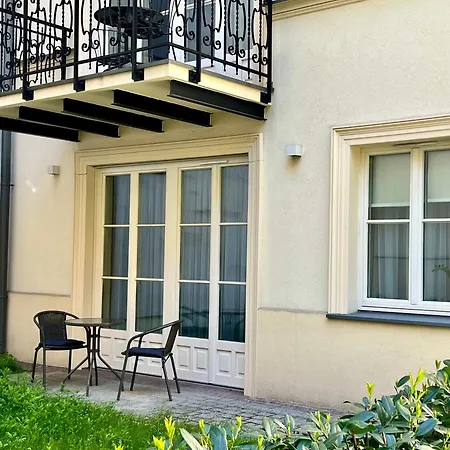 Atrium - Old Town Luxury - By Upstairs *