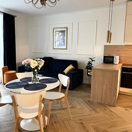 아파트 Atrium - Old Town Luxury - By Upstairs *