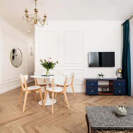 Atrium - Old Town Luxury - By Upstairs